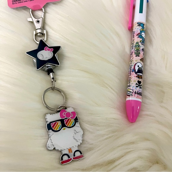 Tokidoki x Hello Kitty Oishii Adventure Die Cut Charm Reel & Pen - Picture 6 of 7